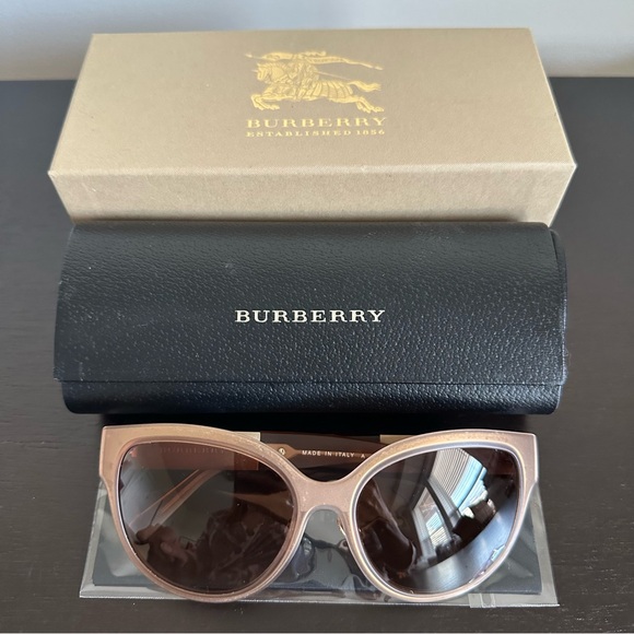 Burberry Sunglasses Matte Bronze Frame Brown Lenses with Case and Box Authentic - Picture 2 of 10